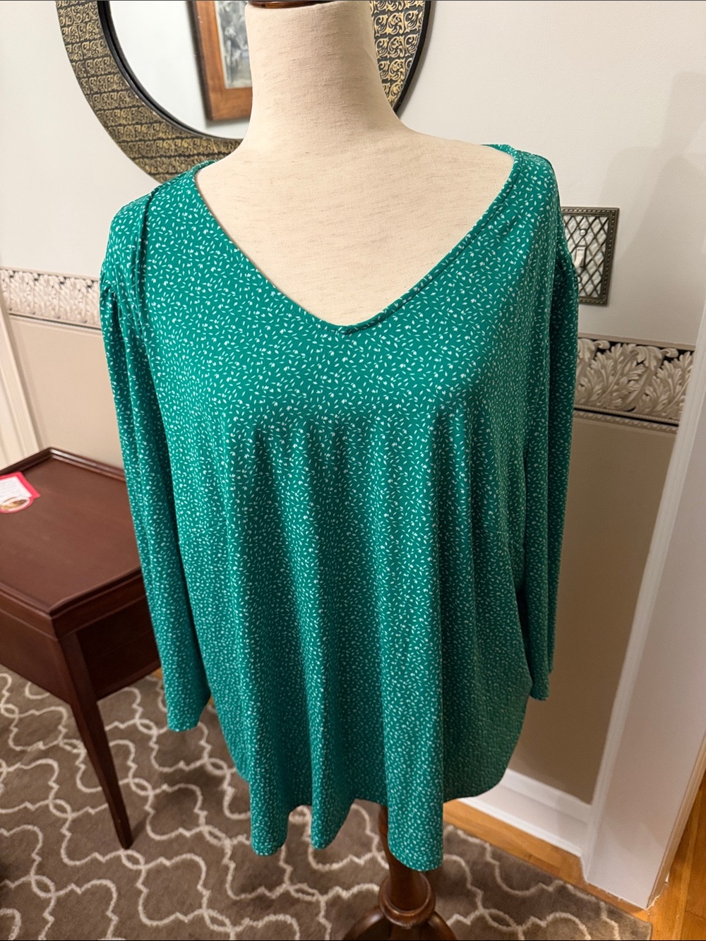 Adrianna Papell 3X like new Women’s Green V-Neck Long Sleeve Top